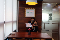 퍼스트 티 코리아 첫 방문 교육생 형제